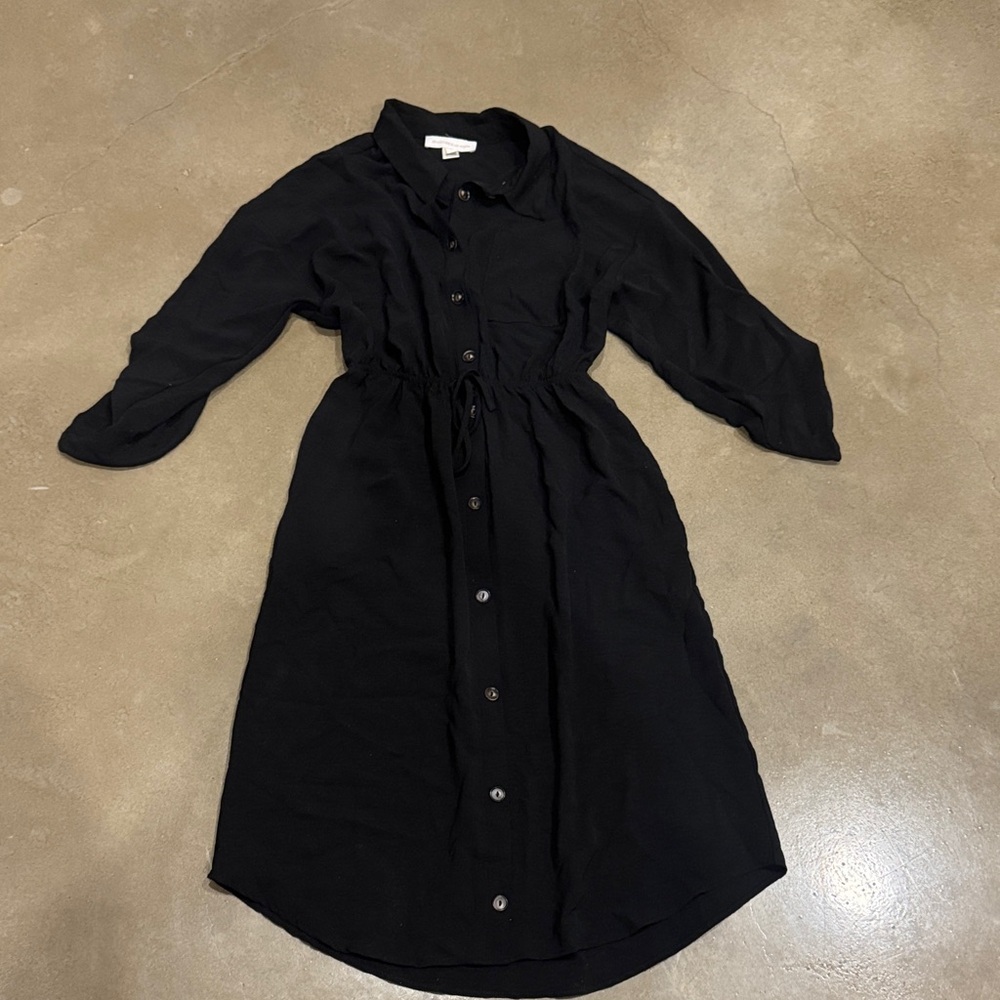 Chic Black Button-Up Midi Dress